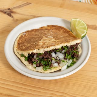 Gordita de Braised Beef (Barbacoa)